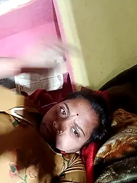 Snapshot of Hot_crety chatting on 03-18-26, 08:43 Hot crety online show from 03-18-26, 08:43
