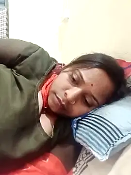 Snapshot of Hot_crety chatting on 03-05-26, 04:47 Hot crety online show from 03-05-26, 04:47