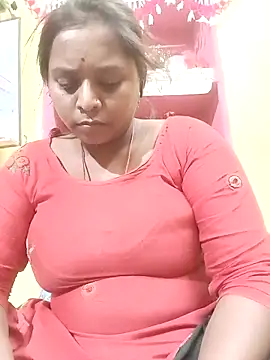 Snapshot of Hot_crety chatting on 05-21-26, 04:04 Hot crety online show from 05-21-26, 04:04