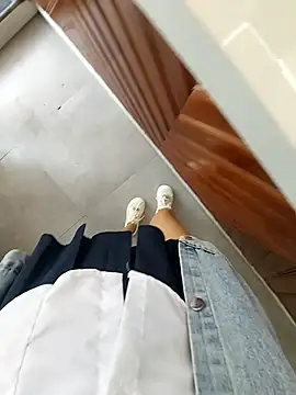 meomeocute online show from 10-15-25, 04:44