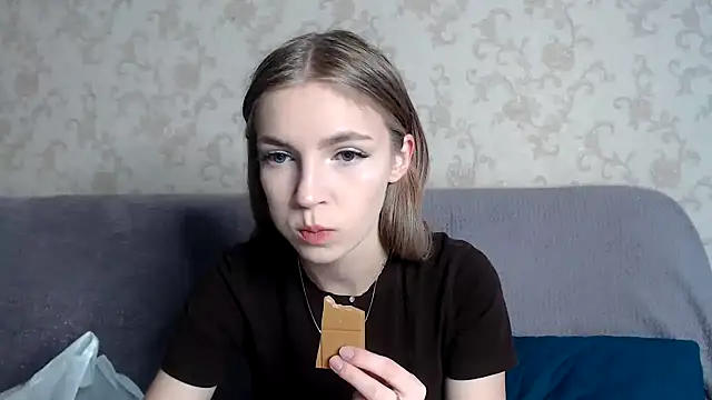 HitGyrl online show from 11-12-25, 08:07