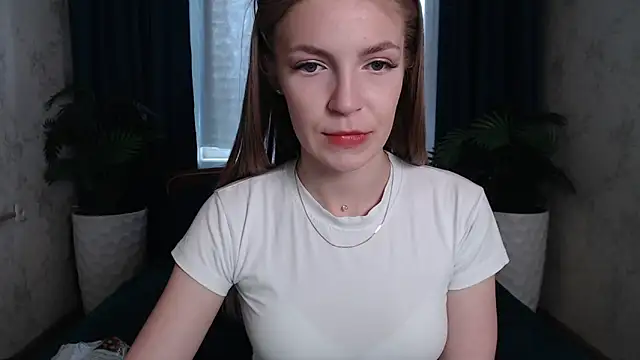 Snapshot of HitGyrl chatting on 05-16-26, 08:13 HitGyrl online show from 05-16-26, 08:13