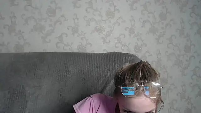 HitGyrl online show from 04-14-26, 01:27