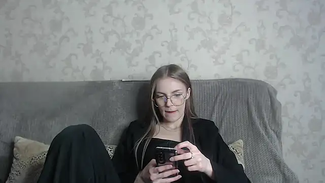 HitGyrl online show from 03-01-26, 08:03