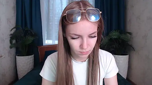 Snapshot of HitGyrl chatting on 05-09-26, 01:09 HitGyrl online show from 05-09-26, 01:09