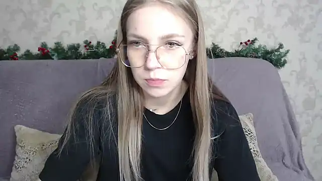 HitGyrl online show from 01-14-26, 08:07