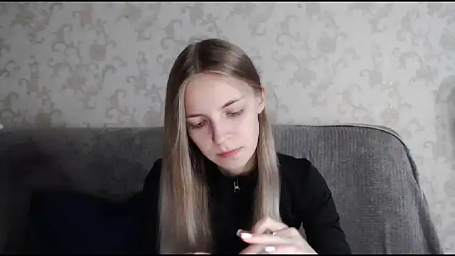 HitGyrl online show from 10-07-25, 01:06