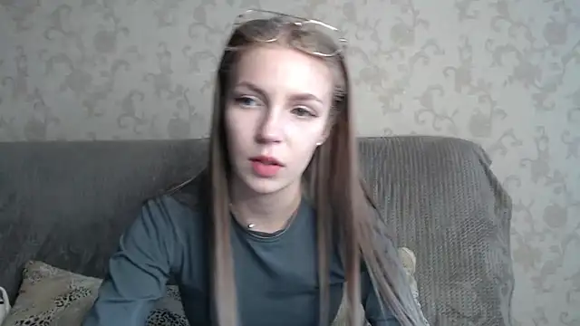 Snapshot of HitGyrl chatting on 05-12-26, 08:10 HitGyrl online show from 05-12-26, 08:10