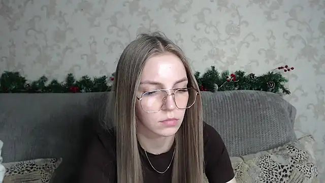 HitGyrl online show from 02-11-26, 08:09