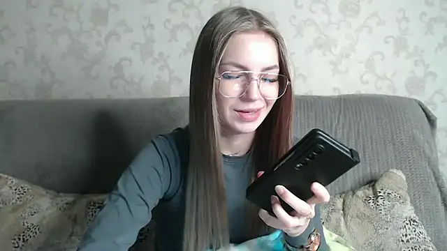 Snapshot of HitGyrl chatting on 05-06-26, 01:09 HitGyrl online show from 05-06-26, 01:09