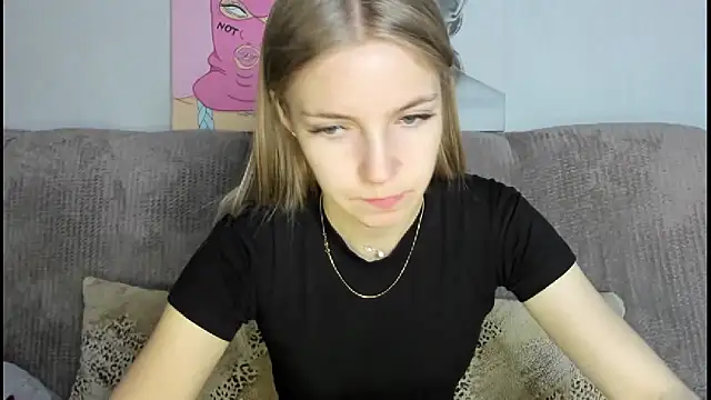 HitGyrl online show from 11-28-25, 01:06