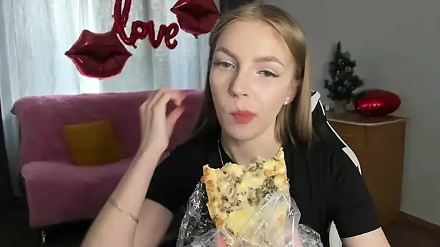 HitGyrl online show from 04-08-26, 08:05