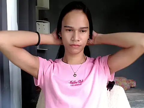 Snapshot of urseductivebarbie_xx chatting on 02-03-26, 03:26 urseductivebarbie xx online show from 02-03-26, 03:26