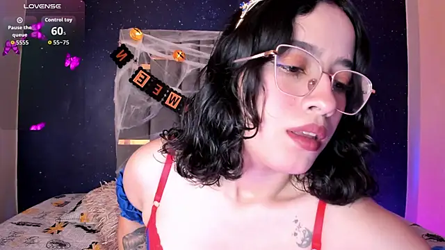SweetAnya01 online show from 10-05-25, 04:47