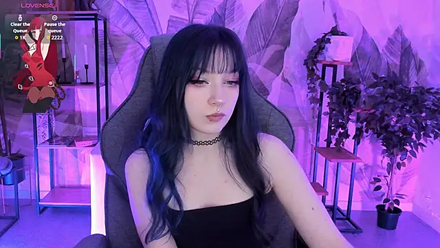 LiliLuna online show from 12-04-25, 03:00