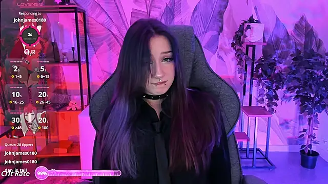 Snapshot of LiliLuna chatting on 09-24-25, 10:27 LiliLuna online show from 09-24-25, 10:27
