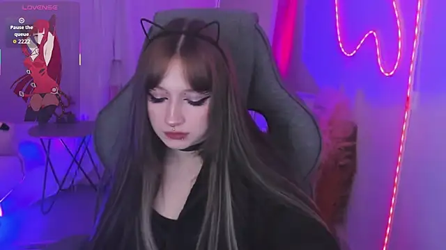 Snapshot of LiliLuna chatting on 03-18-26, 01:24 LiliLuna online show from 03-18-26, 01:24