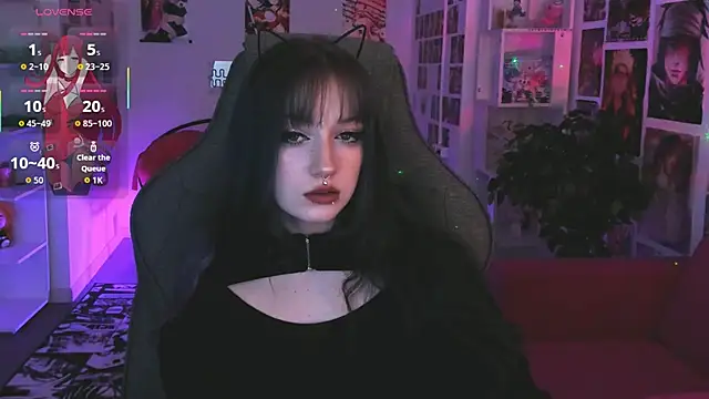 LiliLuna online show from 02-15-26, 03:22