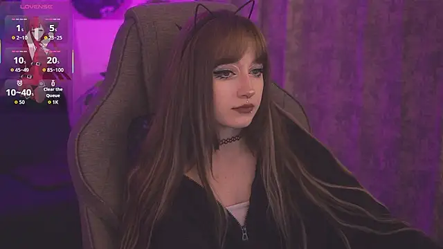Snapshot of LiliLuna chatting on 03-25-26, 03:33 LiliLuna online show from 03-25-26, 03:33