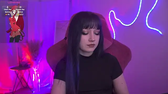 LiliLuna online show from 01-14-26, 04:32