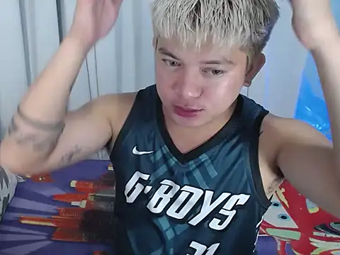 Fuckboii intown online show from 11-18-25, 04:32