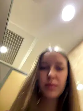 ElliRose online show from 11-07-25, 04:50