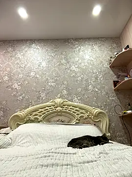 ElliRose online show from 10-27-25, 05:41