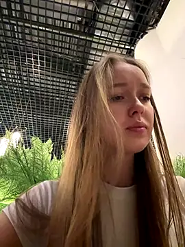 ElliRose online show from 09-25-25, 04:18