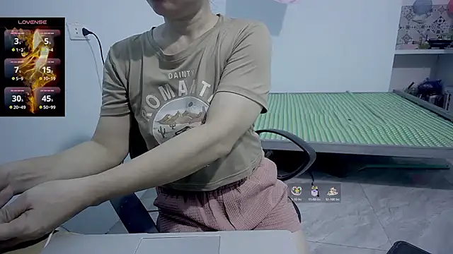 Snapshot of _Sara_768 chatting on 09-09-25, 01:49 Sara 768 online show from 09-09-25, 01:49