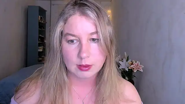 Snapshot of NancySanders chatting on 02-13-26, 06:30 NancySanders online show from 02-13-26, 06:30