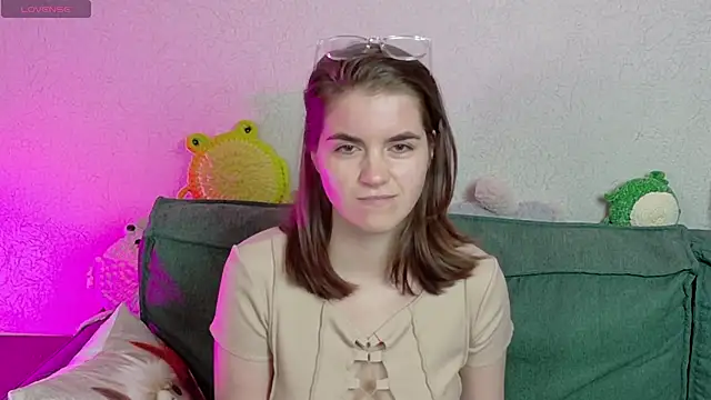 Snapshot of ElzaBlis chatting on 06-03-26, 02:33 ElzaBlis online show from 06-03-26, 02:33