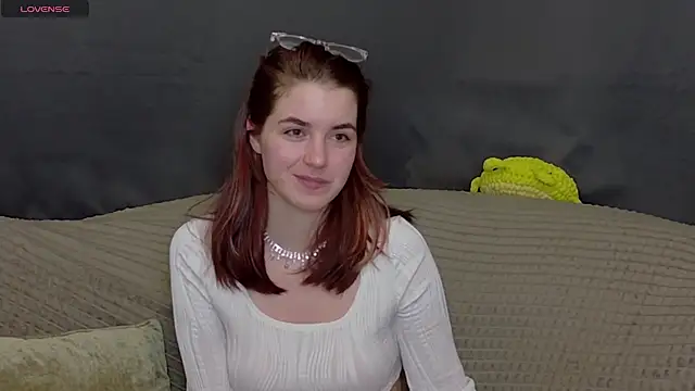 ElzaBlis online show from 11-17-25, 05:06