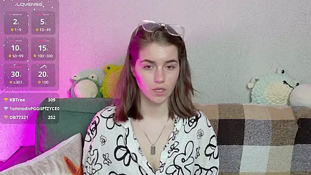 Snapshot of ElzaBlis chatting on 04-18-26, 08:09 ElzaBlis online show from 04-18-26, 08:09