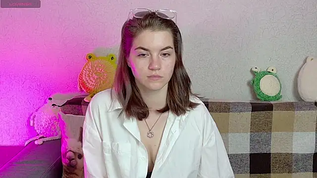Snapshot of ElzaBlis chatting on 06-16-26, 01:22 ElzaBlis online show from 06-16-26, 01:22