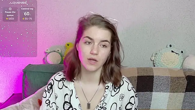Snapshot of ElzaBlis chatting on 04-18-26, 03:25 ElzaBlis online show from 04-18-26, 03:25