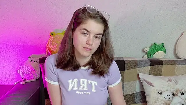 Snapshot of ElzaBlis chatting on 06-18-26, 03:06 ElzaBlis online show from 06-18-26, 03:06