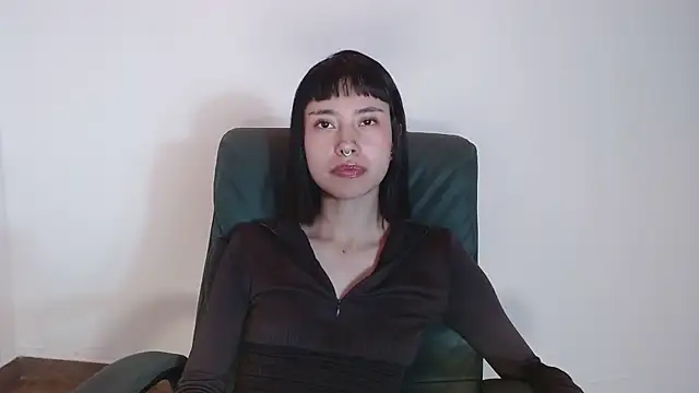 Snapshot of _mavis2 chatting on 10-06-25, 08:53 mavis2 online show from 10-06-25, 08:53