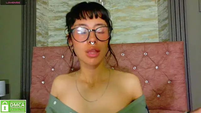 Snapshot of _mavis2 chatting on 09-08-25, 07:57 mavis2 online show from 09-08-25, 07:57