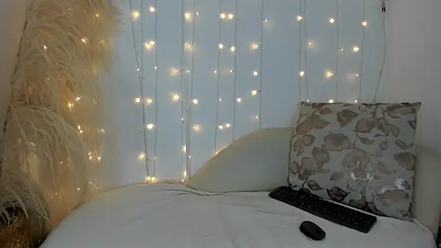 arianna cox   online show from 10-04-25, 07:48