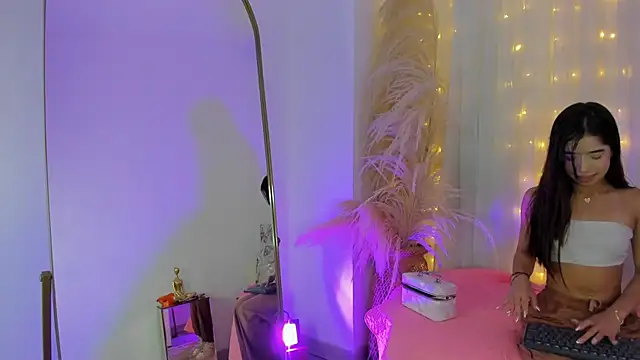 arianna cox   online show from 10-23-25, 07:34