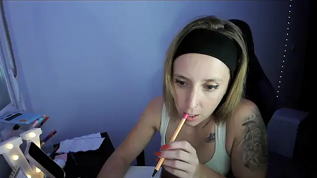 violetofsecret online show from 10-17-25, 10:33