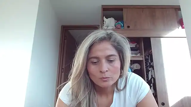 linda-mature43 online show from 09-13-25, 10:10