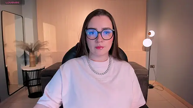 SarahRhodes  online show from 10-20-25, 11:33