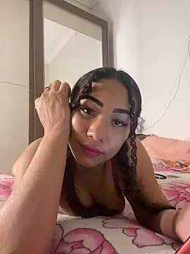 Snapshot of jhennyfer chatting on 02-19-26, 05:15 jhennyfer online show from 02-19-26, 05:15