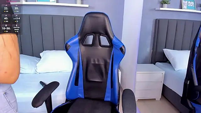 anagil  online show from 12-17-25, 02:00