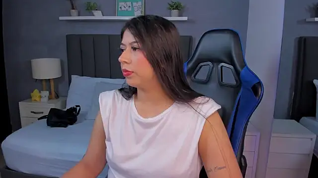 Snapshot of anagil_ chatting on 01-17-26, 02:09 anagil online show from 01-17-26, 02:09