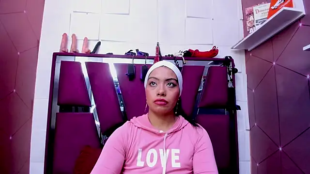 Asshley sky online show from 11-28-25, 03:17