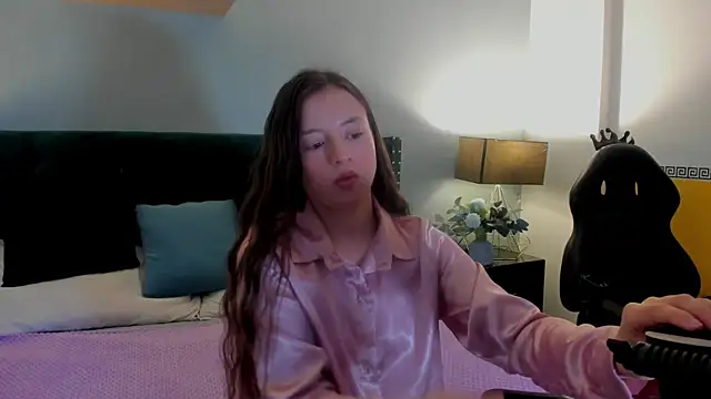 VioletaNova online show from 05-12-26, 11:16