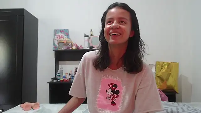nathaly jones  online show from 06-12-26, 12:47