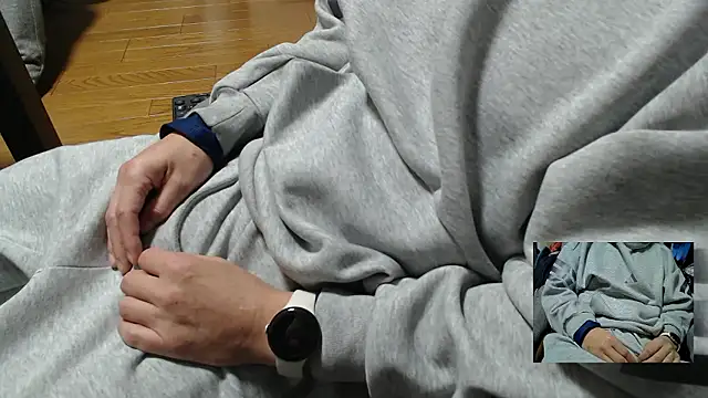 Snapshot of Yasu2000 chatting on 12-14-25, 01:23 Yasu2000 online show from 12-14-25, 01:23